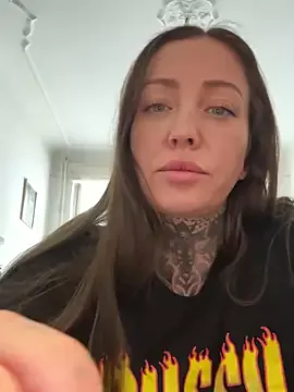 Offline Elenascrib on StripChat