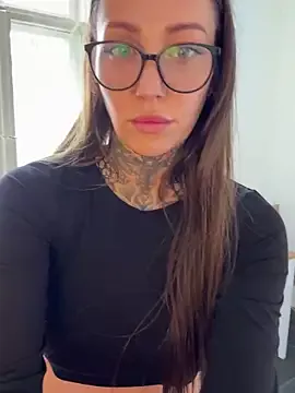 Offline Elenascrib on StripChat