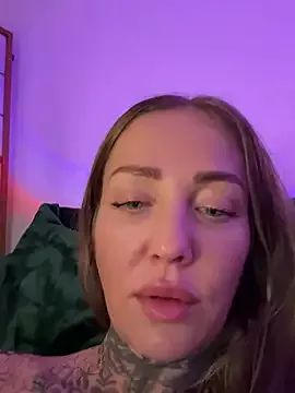 Offline Elenascrib on StripChat