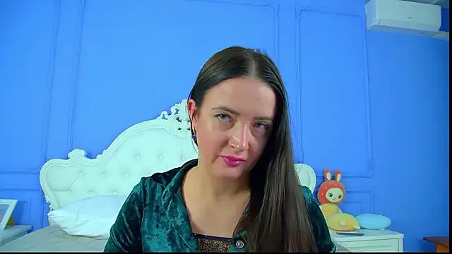 ElinaBellucci on StripChat