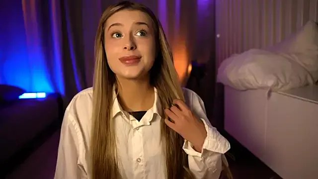 elisa_moon on StripChat