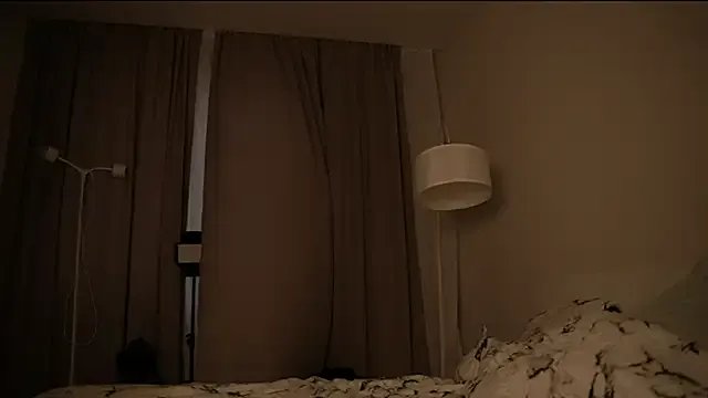 elisa_moon on StripChat