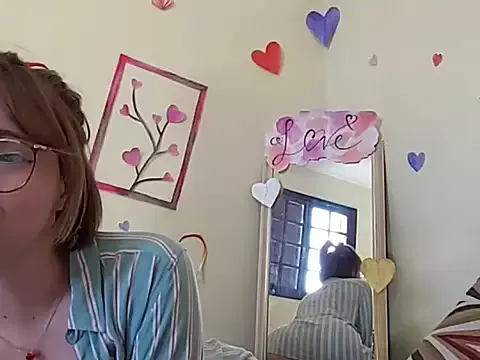 Offline Elise_Nyx on StripChat