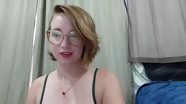 Offline Elise_Nyx on StripChat