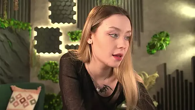 ella_knockers_xl on StripChat 