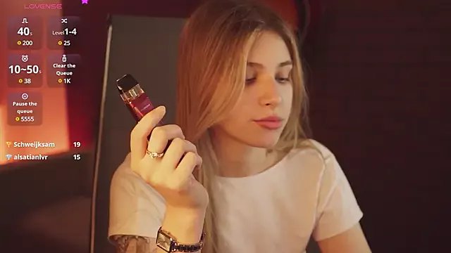 EllieCutes on StripChat