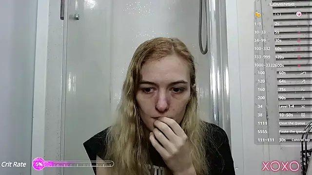 EllieeRose on StripChat