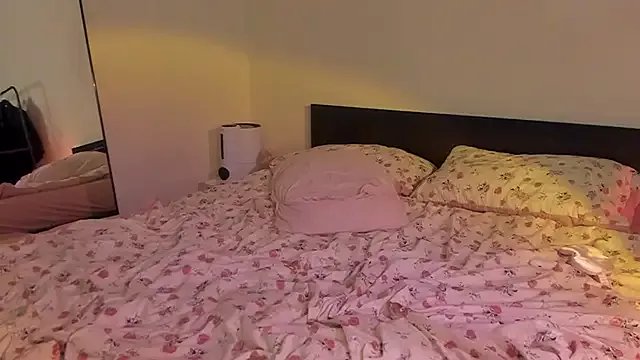 elliemintlover on StripChat