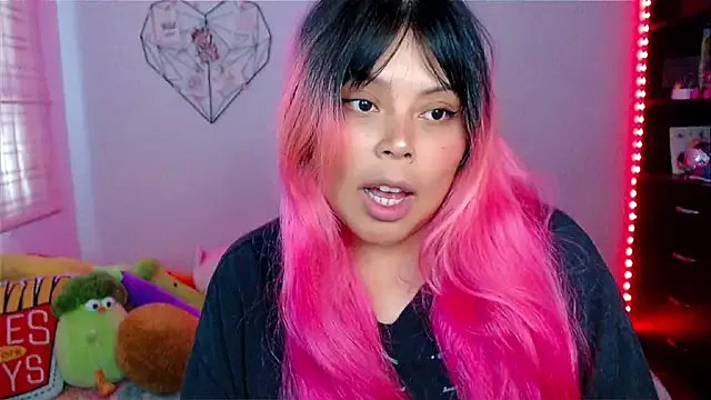 EllieMoonX on StripChat