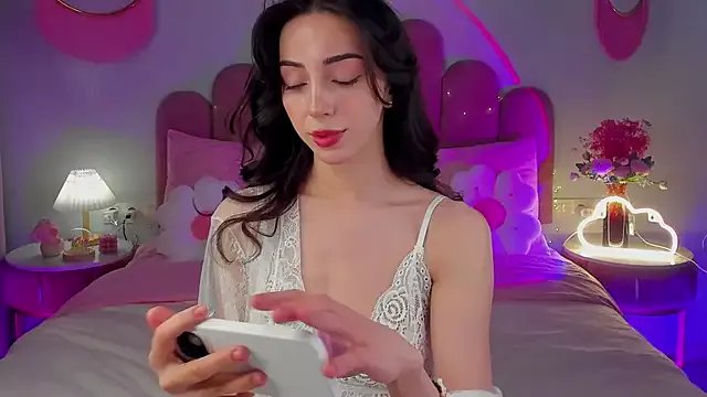 ElsaYoung on StripChat