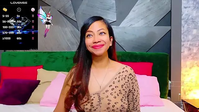 ElyaQuinn on StripChat