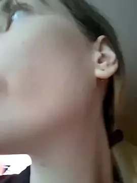 Elza_kom on StripChat