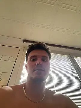 Emanuelcz on StripChat