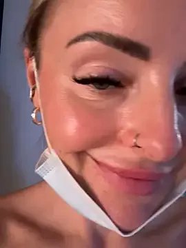 EmaSalis on StripChat