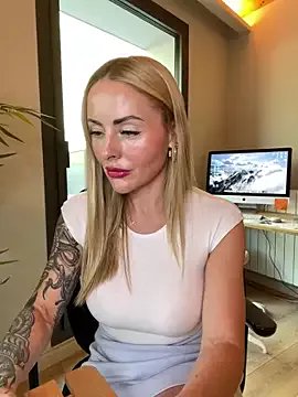 EmaSalis on StripChat