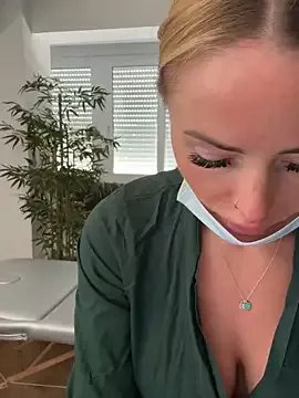 EmaSalis on StripChat