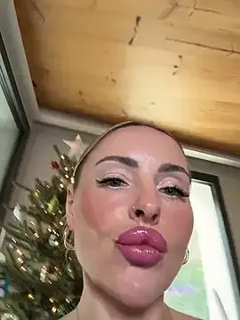 EmaSalis on StripChat