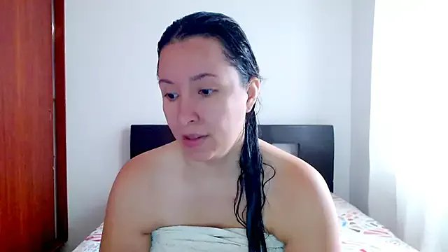 emely_sexx20 on StripChat