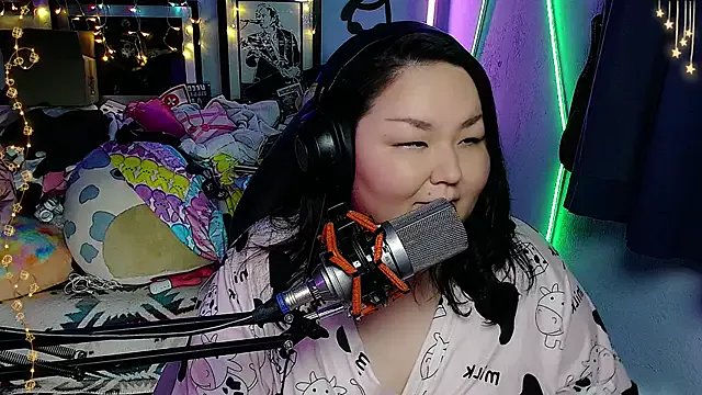 EmGreens on StripChat