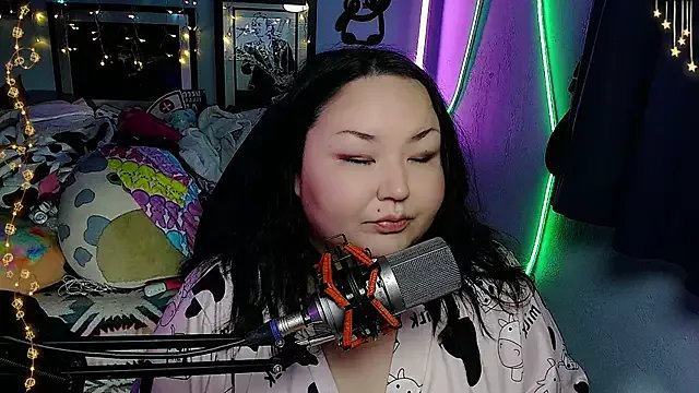 EmGreens on StripChat