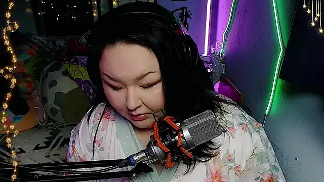 EmGreens on StripChat