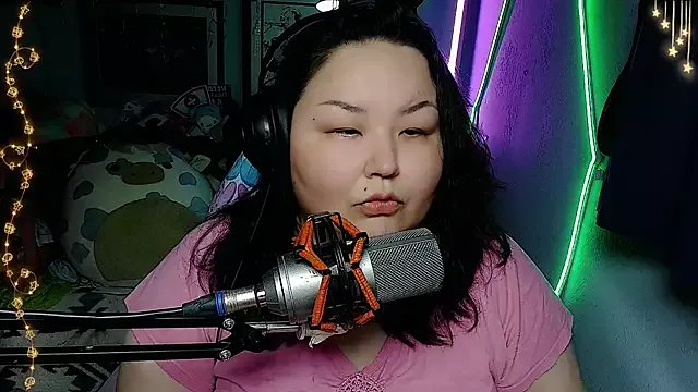 EmGreens on StripChat