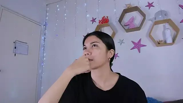 Emiily_Parkerr on StripChat