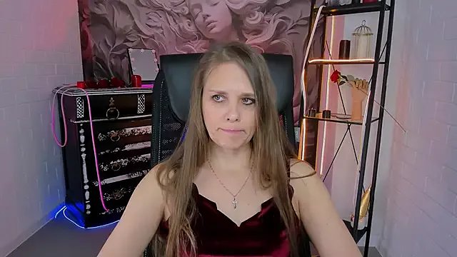 EmiliaBedy on StripChat