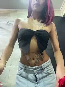 Emily-Fire on StripChat