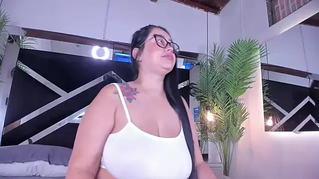 emily-fox on StripChat