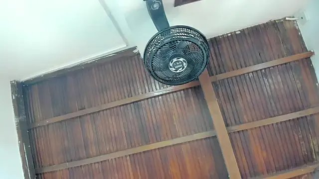 emily-fox on StripChat