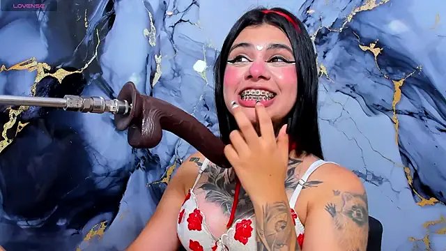 Emily_Evo — flash pussy