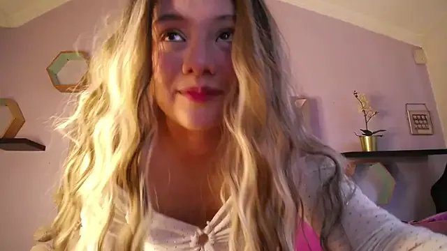 Emily_Trujillo on StripChat