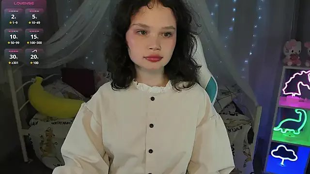 EmilyChaves on StripChat