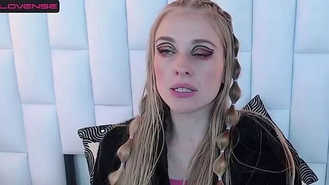 EmilySumer on StripChat