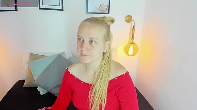 EmilySumer on StripChat