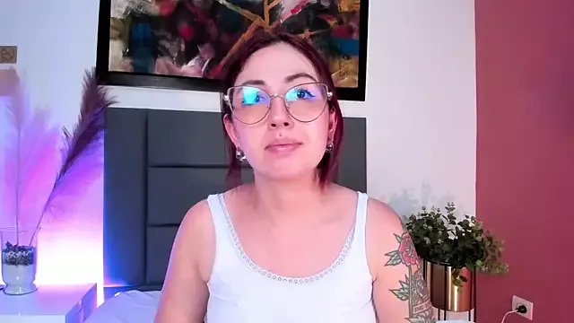 Emilywatsonn on StripChat