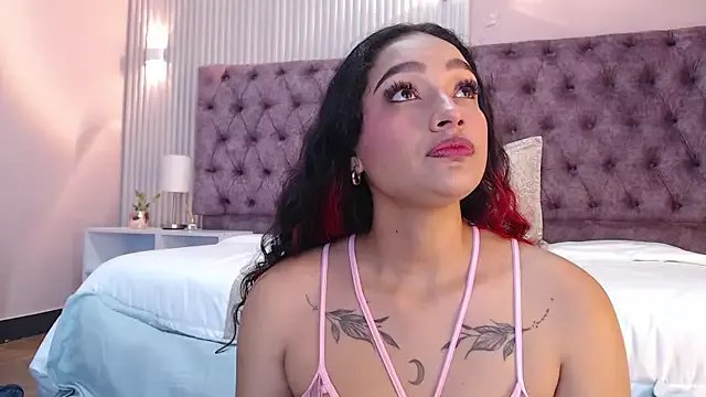 EMILYY_FOXY on StripChat