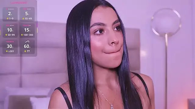 emma_brooks1 on StripChat