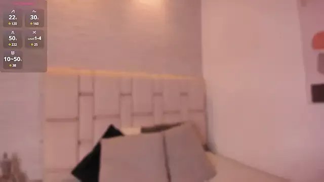 emma_brooks1 on StripChat