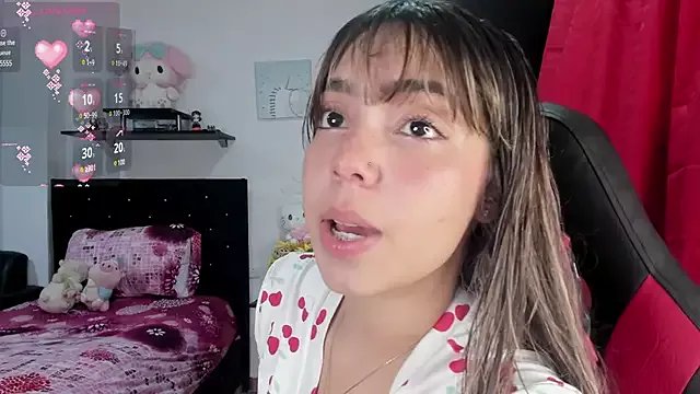 emma_grays2 on StripChat