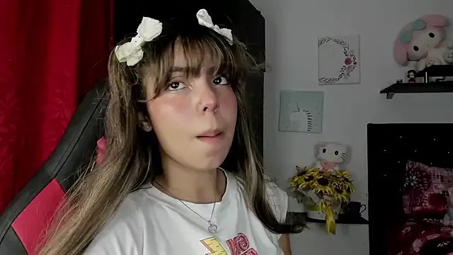 emma_grays2 on StripChat