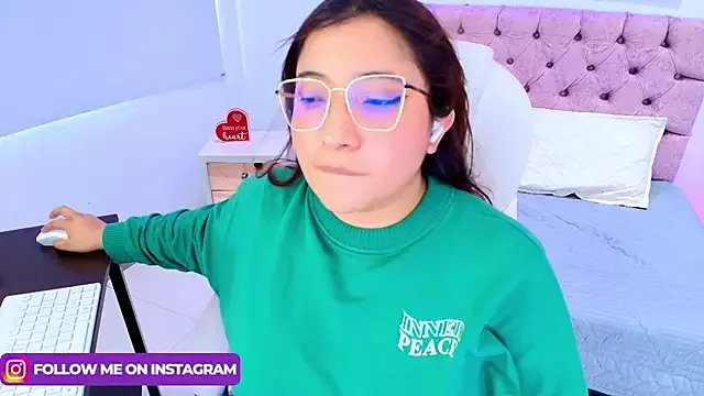 Emma_monserrat on StripChat