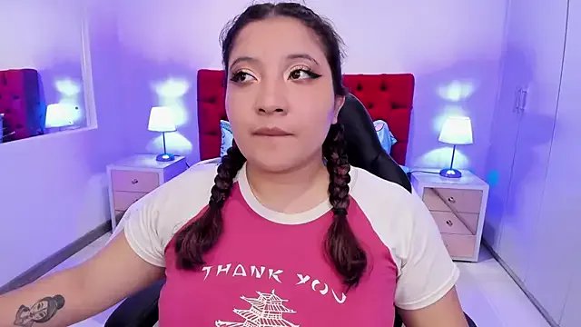 Emma_monserrat on StripChat