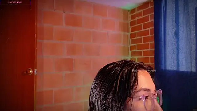 emma_rouse69 on StripChat