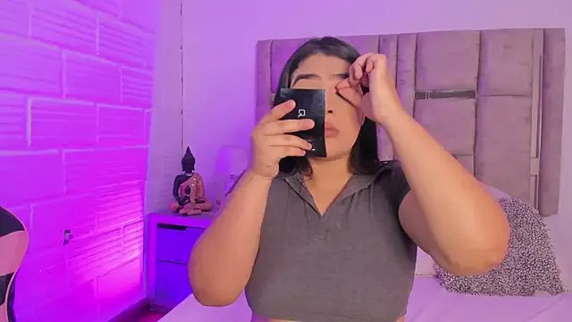 EmmaBecket2 on StripChat