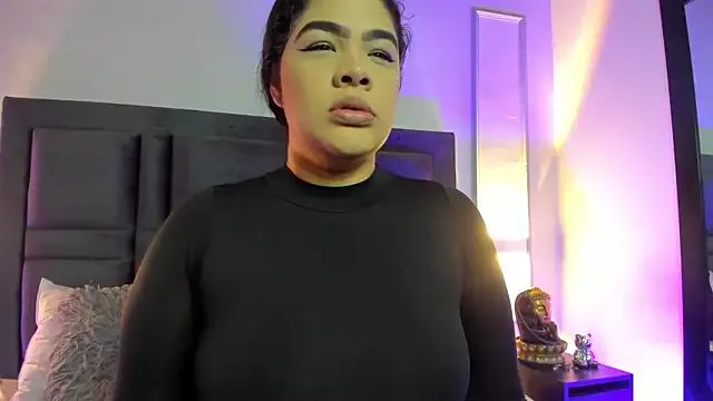 EmmaBecket2 on StripChat