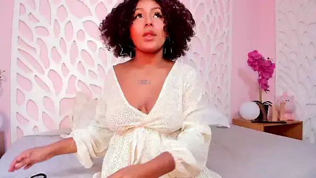 Emmadancer on StripChat