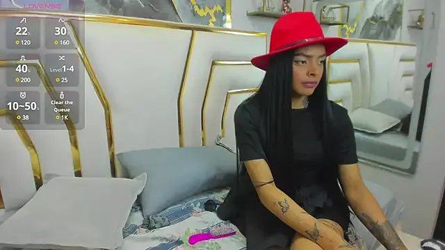 EmmaEbony_ on StripChat