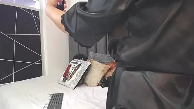 EmmaJhomson on StripChat